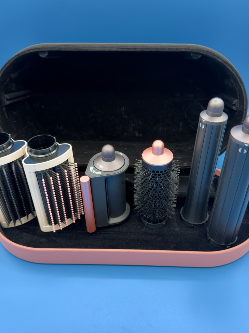 Dysion Air Wrap attachments and box.